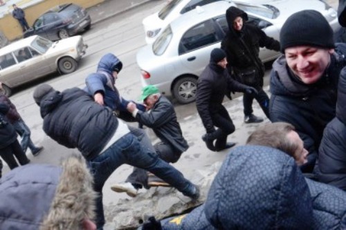 У Харкові провокатори штурмували храм УАПЦ (о)